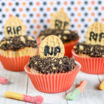 Graveyard Cupcakes for Halloween