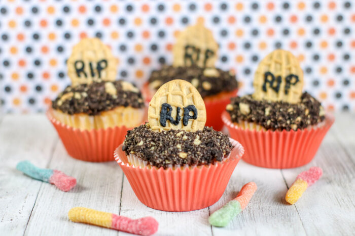 Graveyard Cupcakes for Halloween